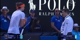 Neverovatne scene na Lejveru; Alkaras: "Upravo sam povratio"; Zverev: "Konstantno favorizujete njih dvojicu!" VIDEO