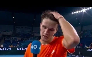 Menšik utučen jer je predao meč Đokoviću: "Hteo sam da igram protiv mog idola"