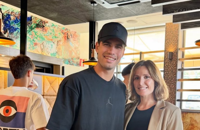 Zabrinjavajuća slika Alkarasa frapirala sve: Slika sa navijačicom ogolila istinu FOTO