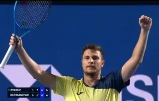 Udri Miomire! Najveća pobeda u karijeri: Kecmanović izbacio Zvereva!